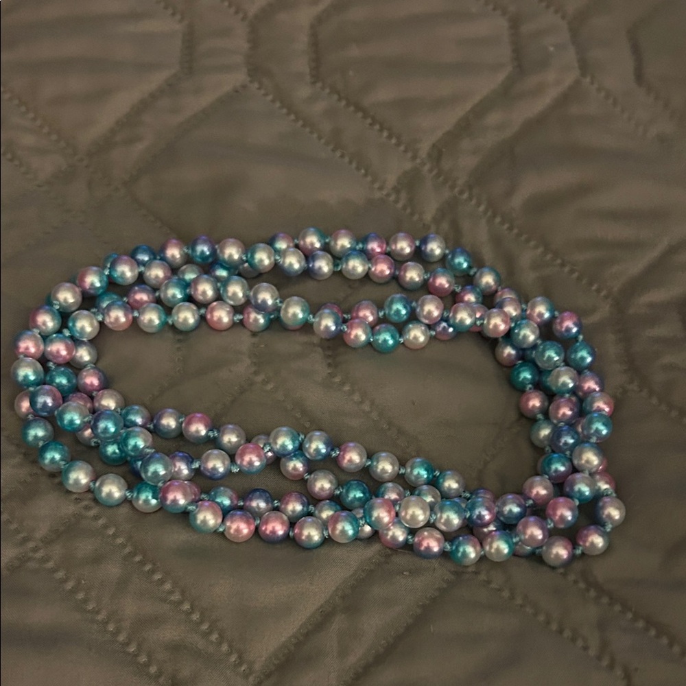 Elegant Multicolor Pearl Necklace